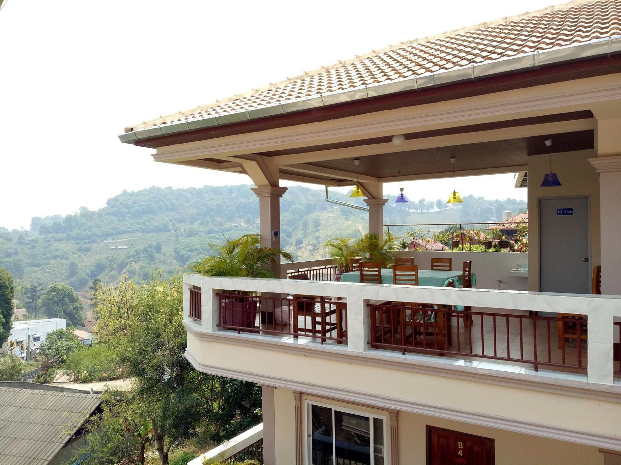 Happy House At Maesalong Hotel Chiang Rai Exterior photo